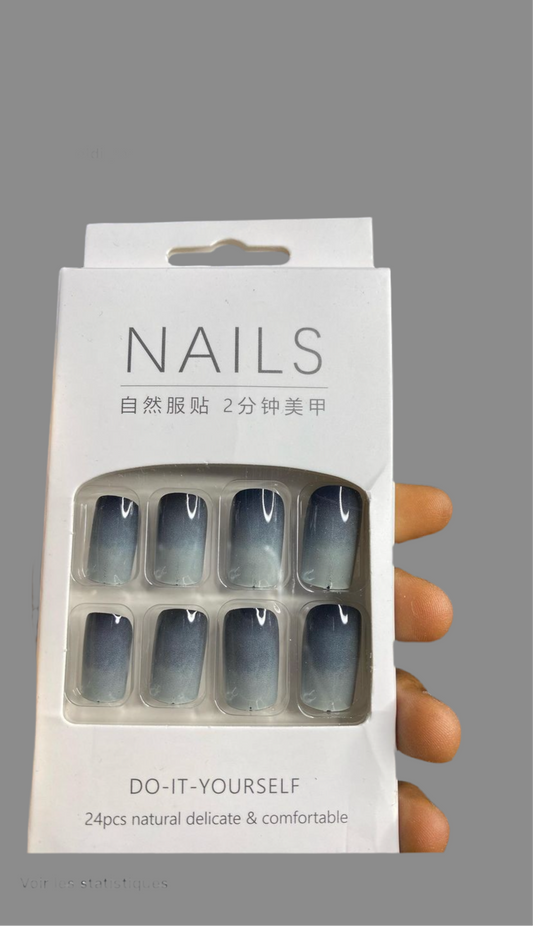 Faux ongle dégradé noir gris