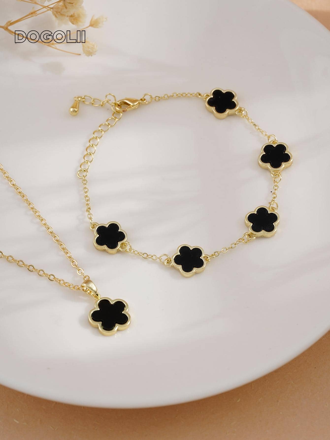 Collier et bracelet fleur