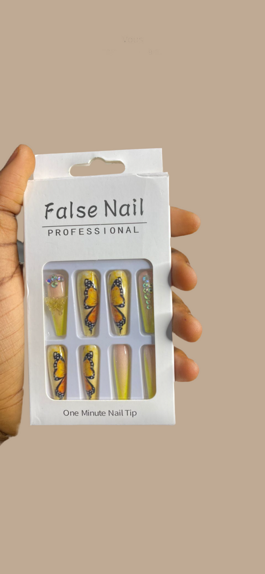 Faux ongles motif papillon jaune