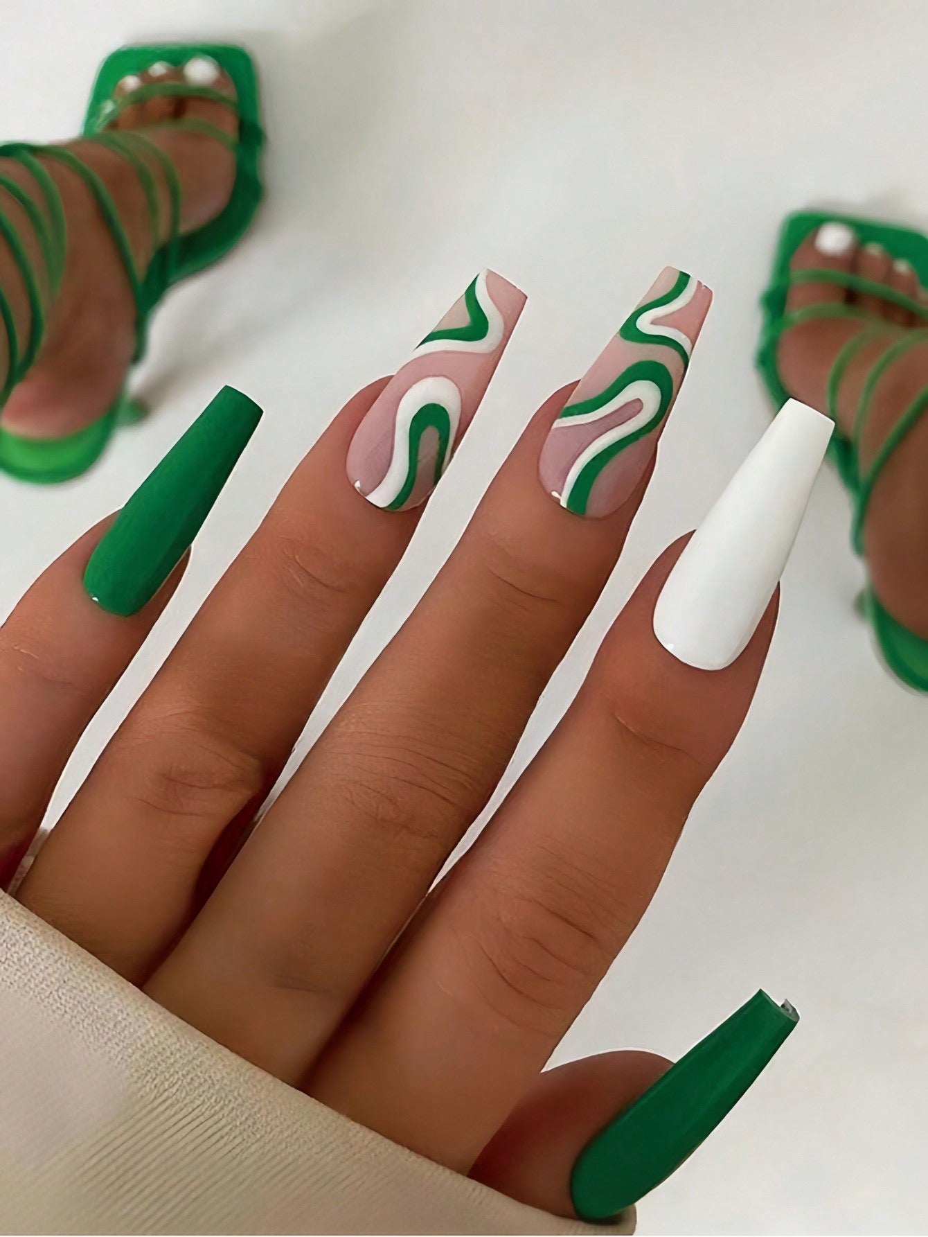 Faux ongles vert blanc